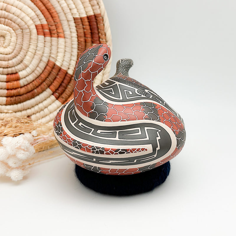 Mata Ortiz Pottery By Jorge Corona Guillen