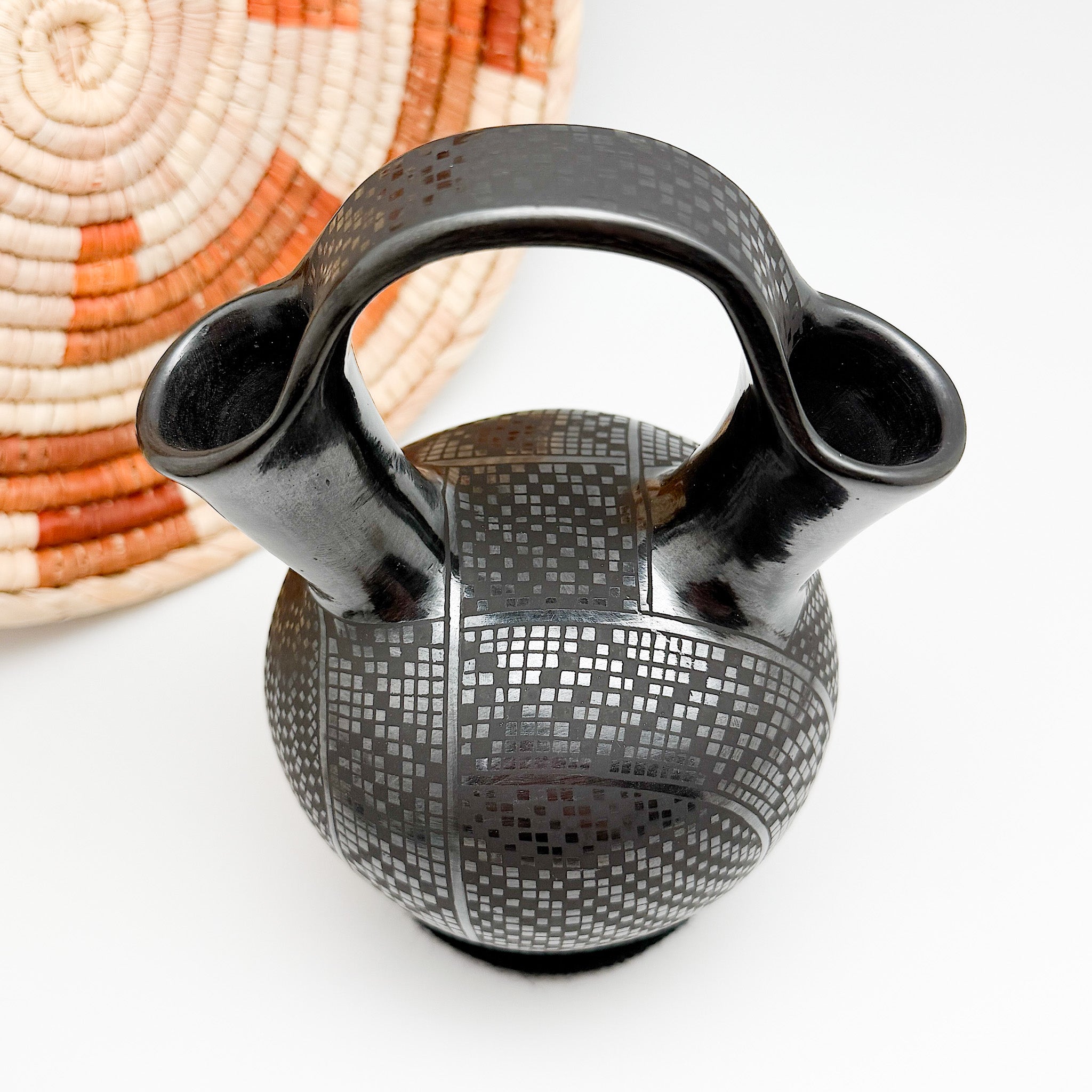 Mata Ortiz Wedding Vase By Lidia Ponce